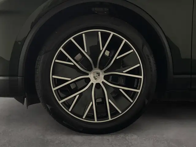 Porsche Macan view 9
