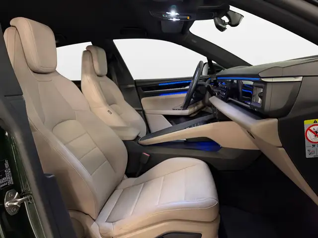 Porsche Macan view 14