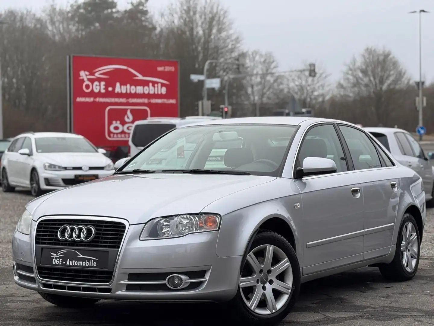 Audi A4 Lim. 2.0 Automatik/Navi/Sitzh./TÜV Silber - 1