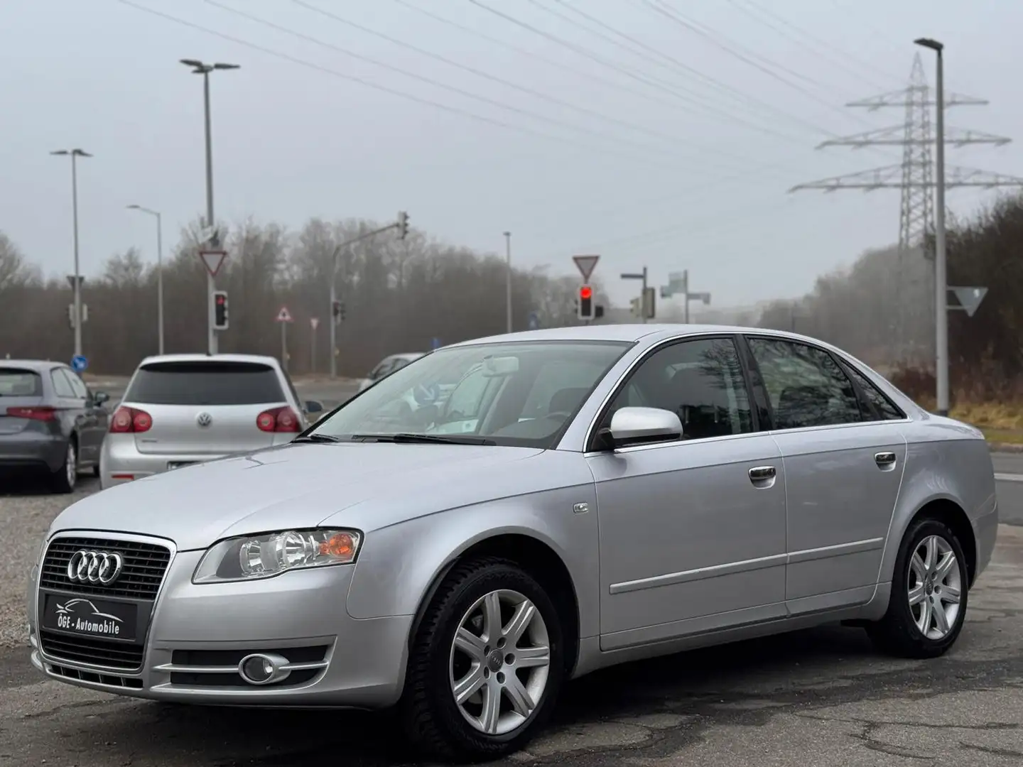 Audi A4 Lim. 2.0 Automatik/Navi/Sitzh./TÜV Silber - 2