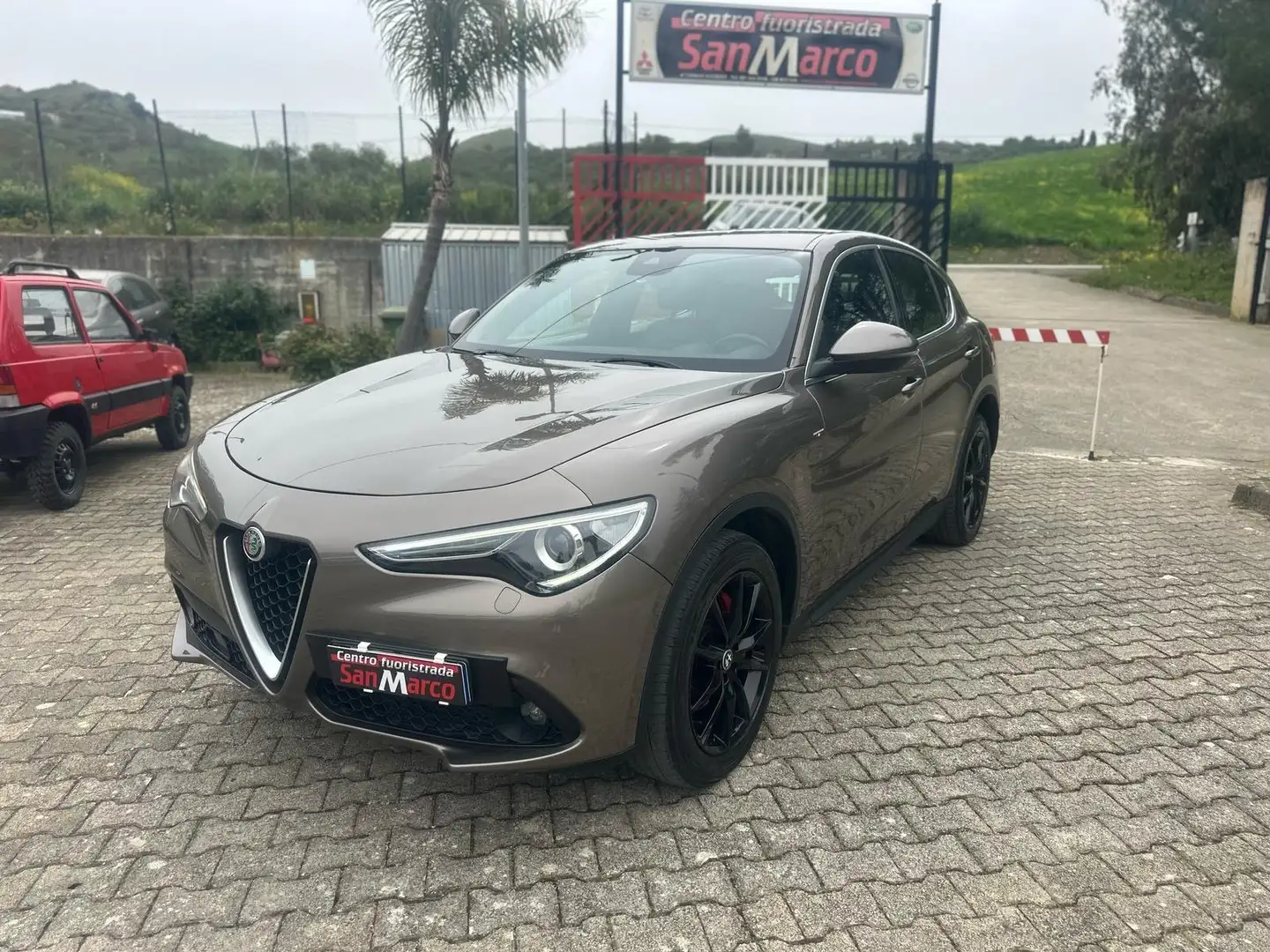 Alfa Romeo Stelvio 2.2 t Executive Q4 210cv auto Beige - 1