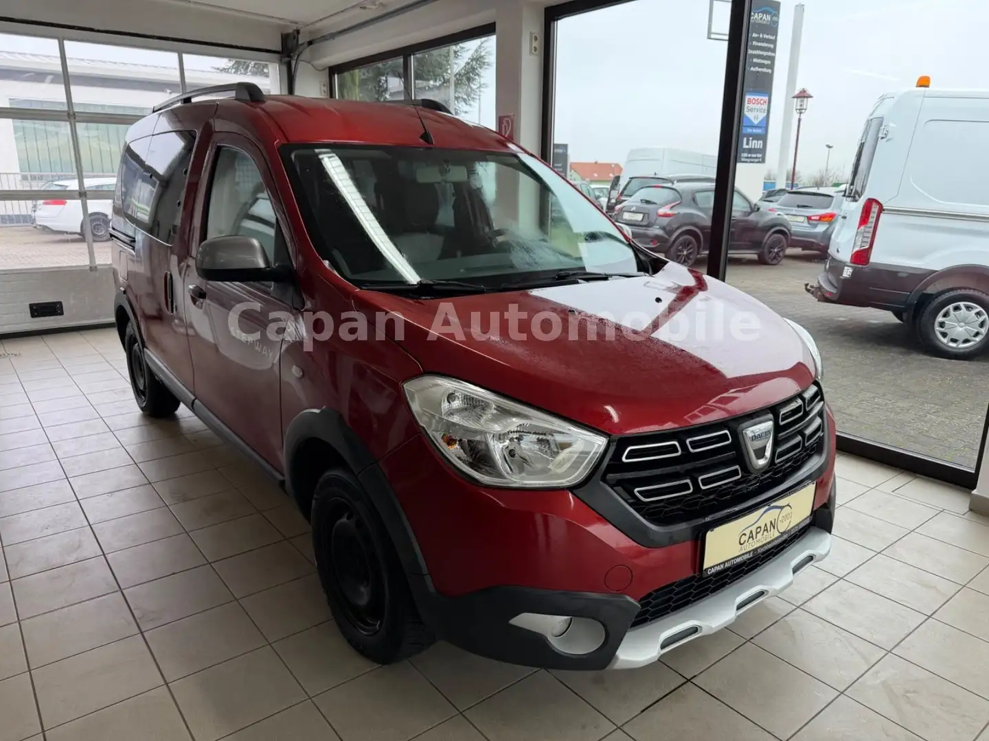 Dacia Dokker Stepway 1.Hand/Scheckheft/Navi/Kamera/EU5 Rot - 1
