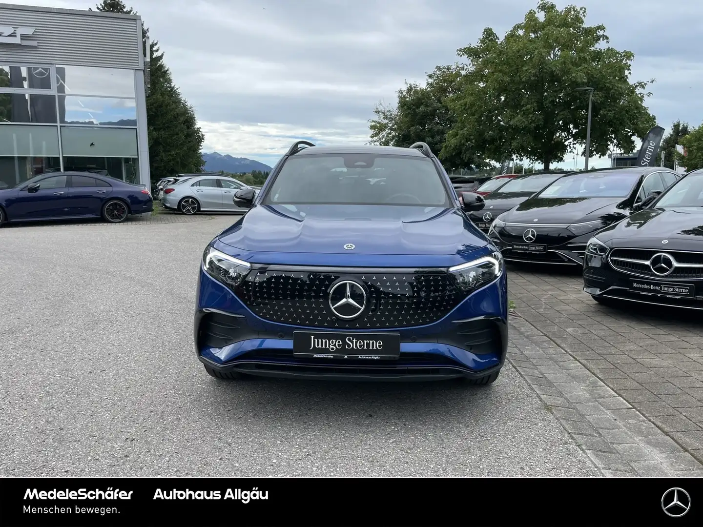 Mercedes-Benz EQB 350 EQB 350 4M AMG Night 19" Pano Distronic 360° LED Blau - 2