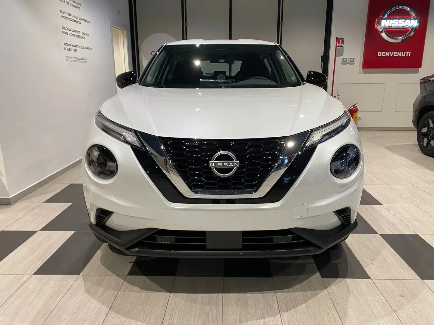 Nissan Juke 1.0 dig-t Acenta 114cv Bianco - 1