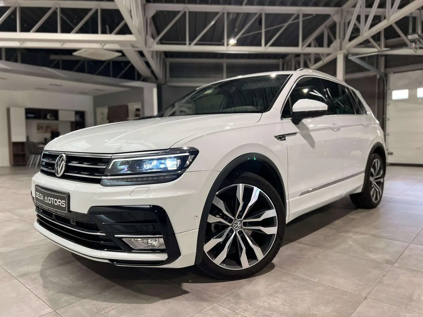 Volkswagen Tiguan R-Line 4Motion  DSG - panoLED Noir - 1