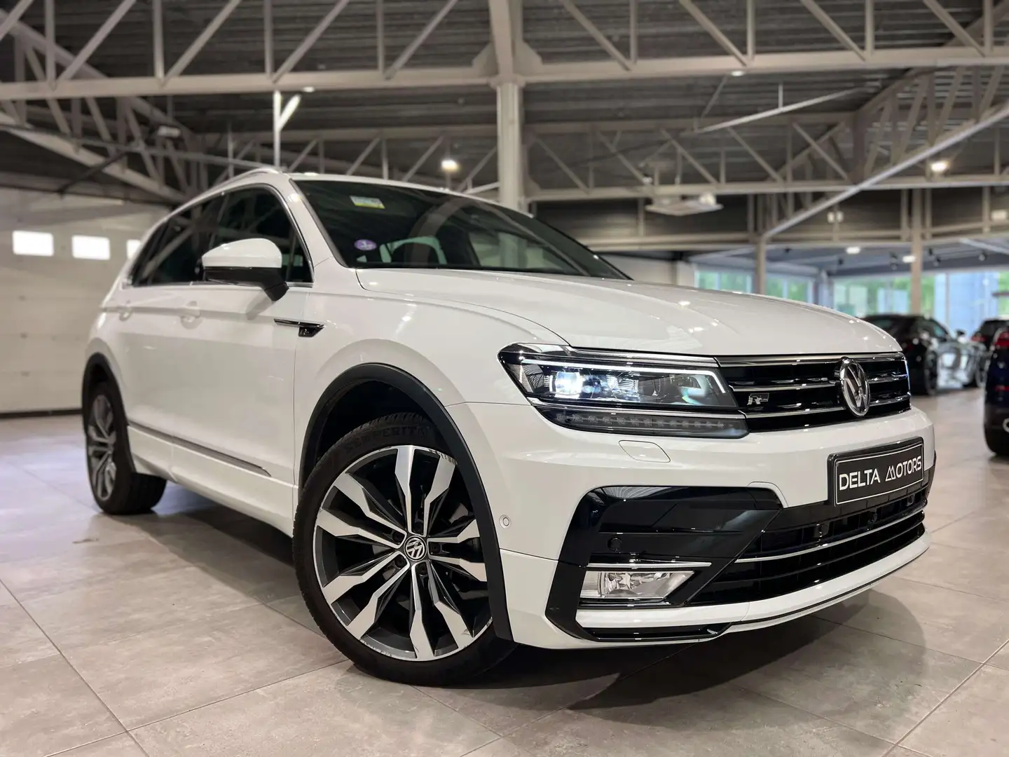 Volkswagen Tiguan R-Line 4Motion  DSG - panoLED Blanc - 2