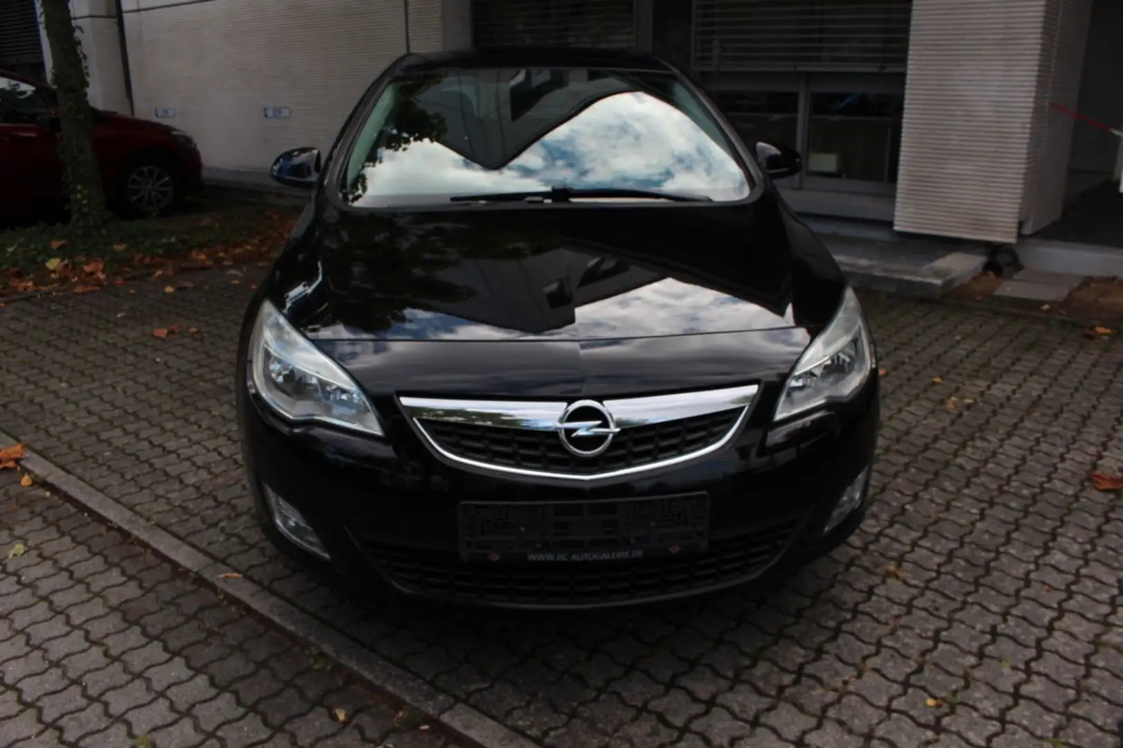 Opel Astra J Lim. 5-trg. Edition Noir - 2