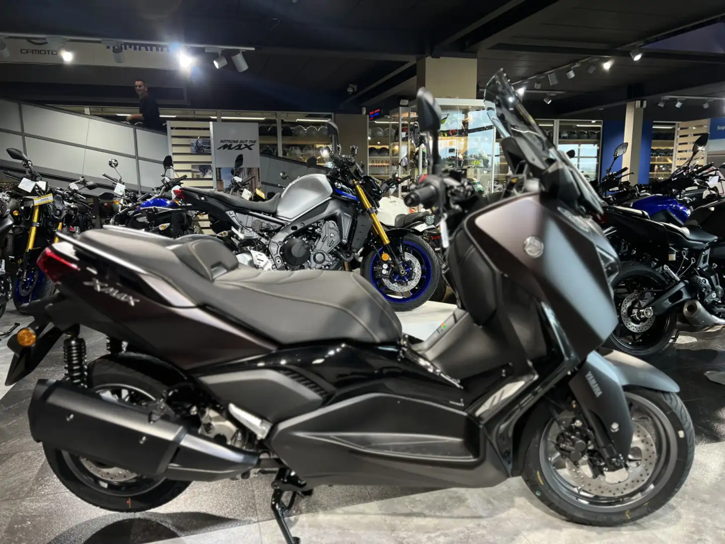 Yamaha X-Max 300 TECH MAX Brun - 1