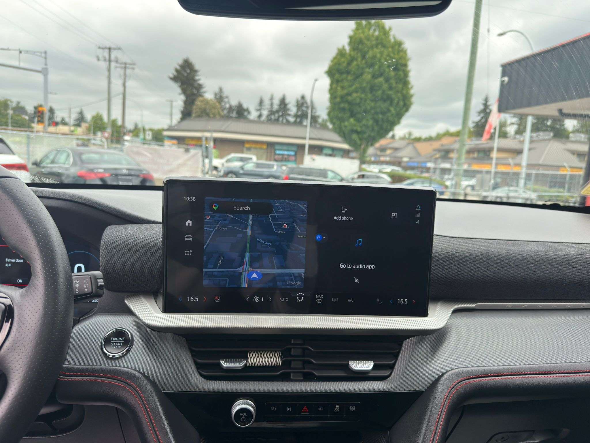 2025 Ford Explorer — view 12