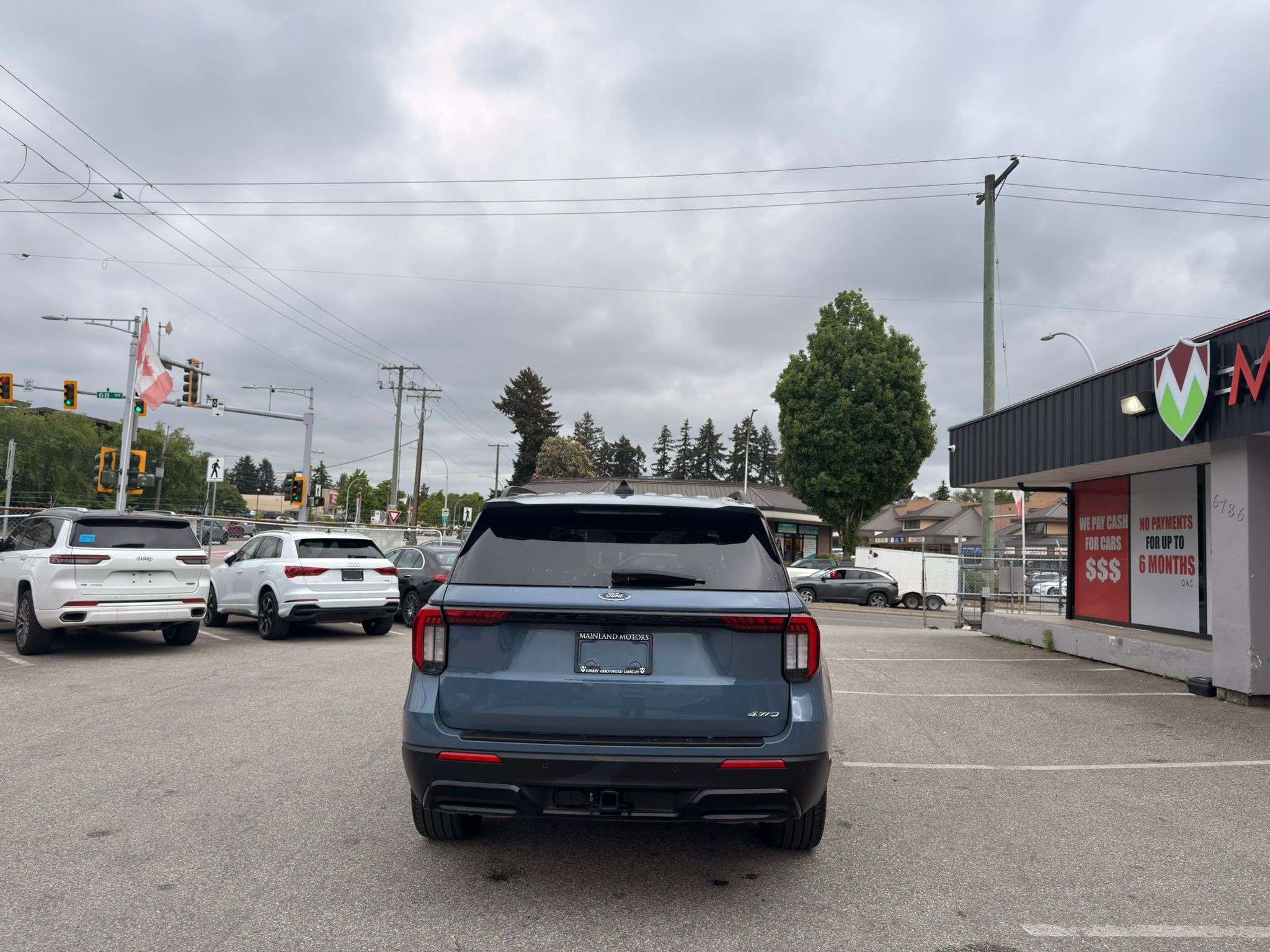 2025 Ford Explorer — view 6