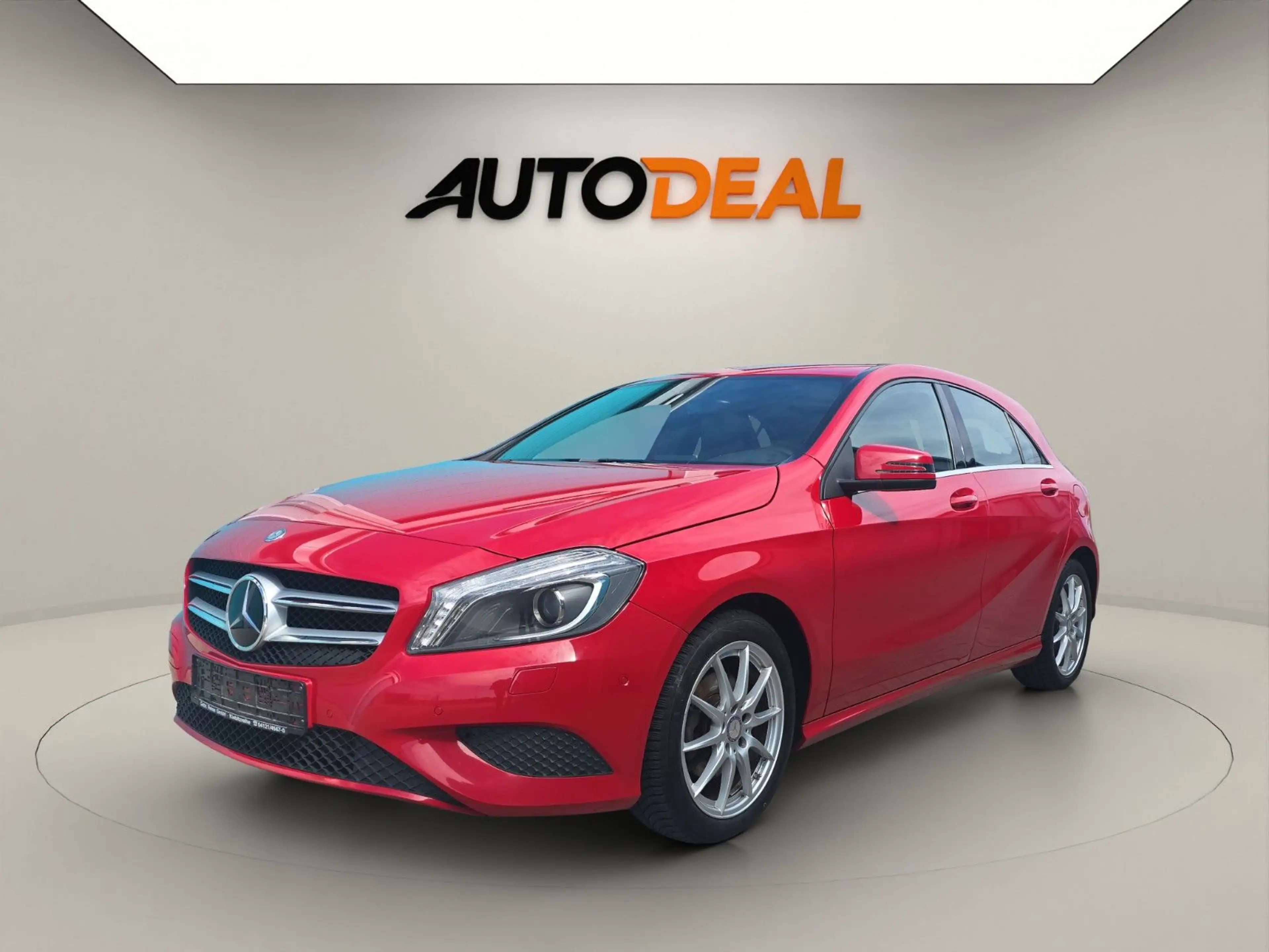 Mercedes-Benz A 180 BlueEfficiency*SHZ*Navi*PDC*BiXenon*LED*