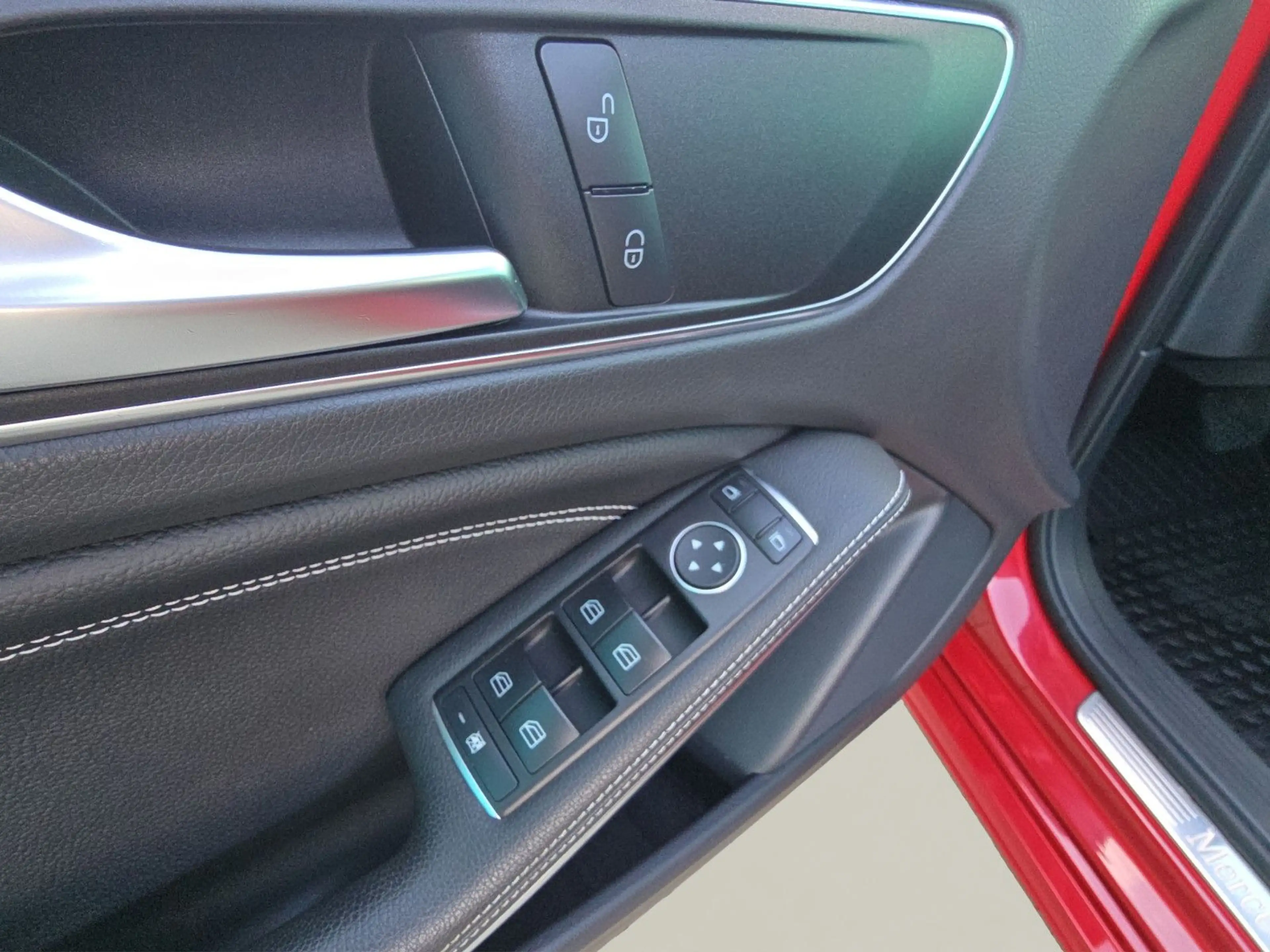 Mercedes-Benz A 180 BlueEfficiency*SHZ*Navi*PDC*BiXenon*LED* — photo 12