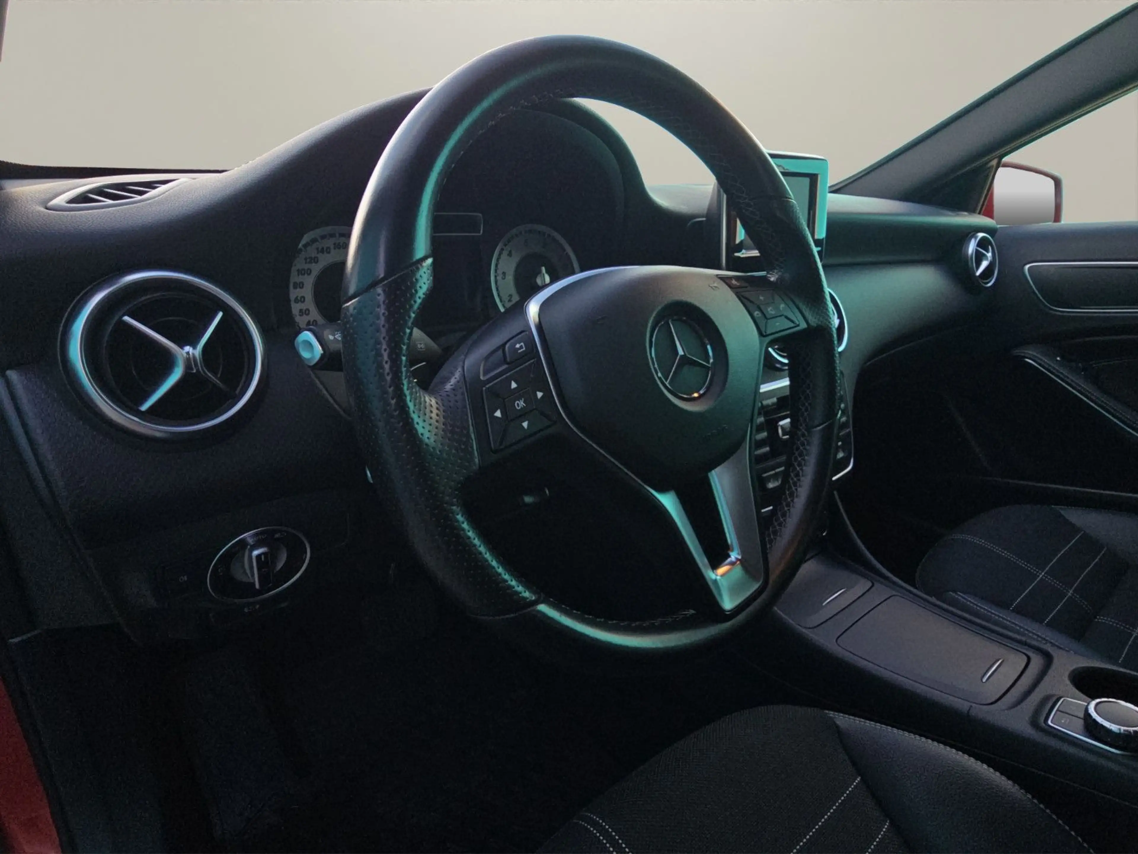 Mercedes-Benz A 180 BlueEfficiency*SHZ*Navi*PDC*BiXenon*LED* — photo 11