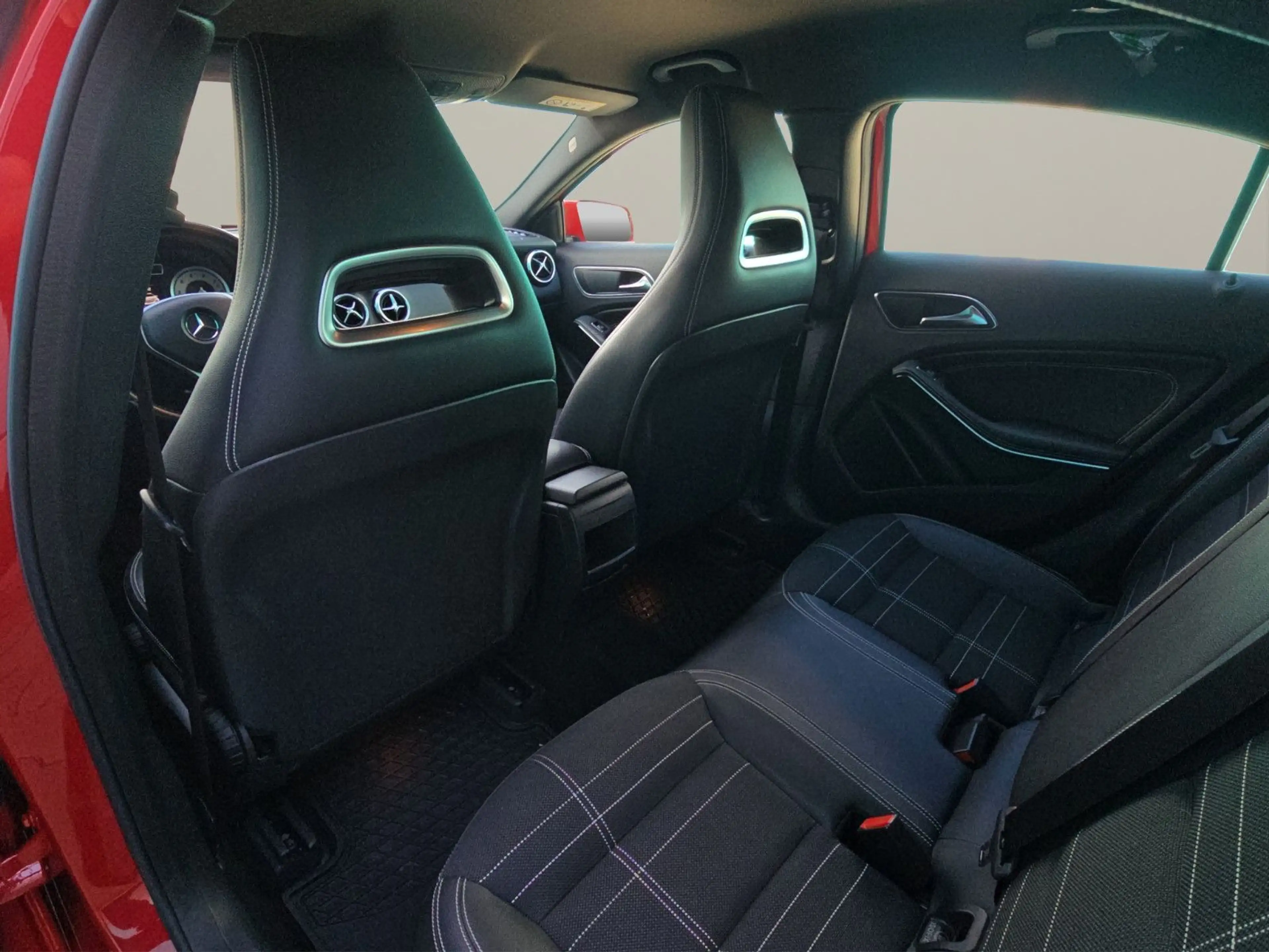 Mercedes-Benz A 180 BlueEfficiency*SHZ*Navi*PDC*BiXenon*LED* — photo 13