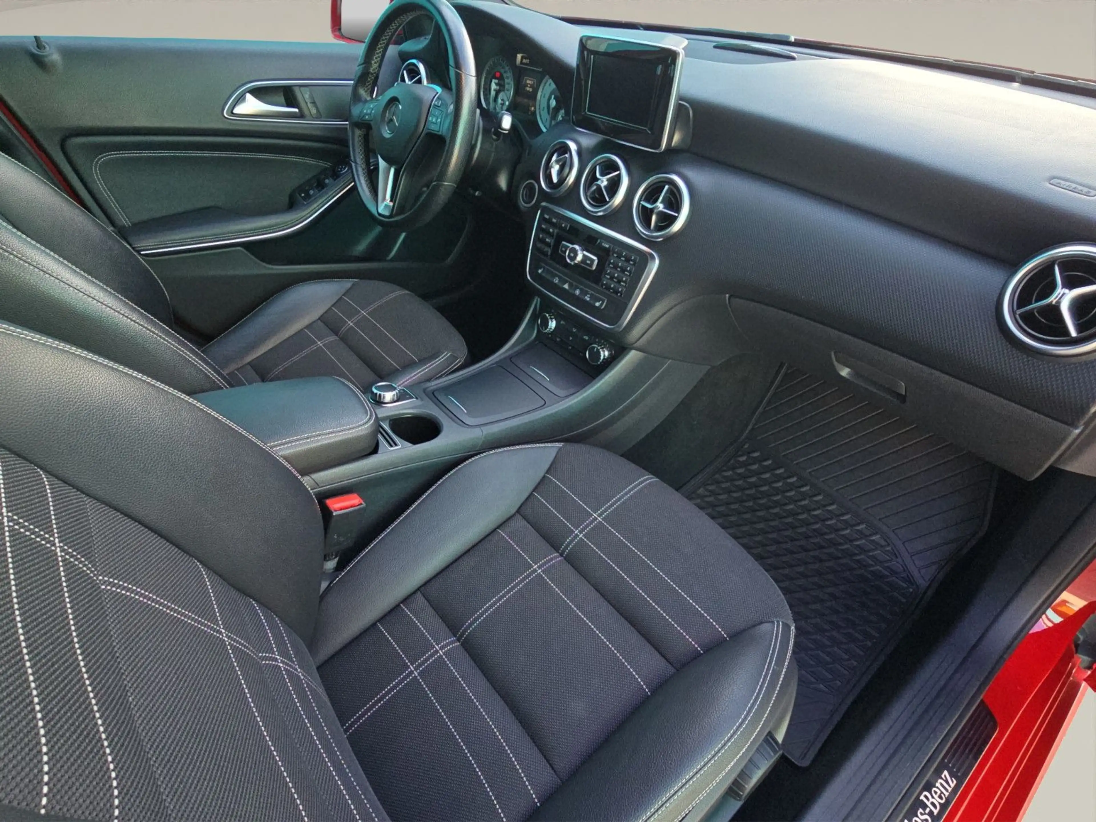 Mercedes-Benz A 180 BlueEfficiency*SHZ*Navi*PDC*BiXenon*LED* — photo 15