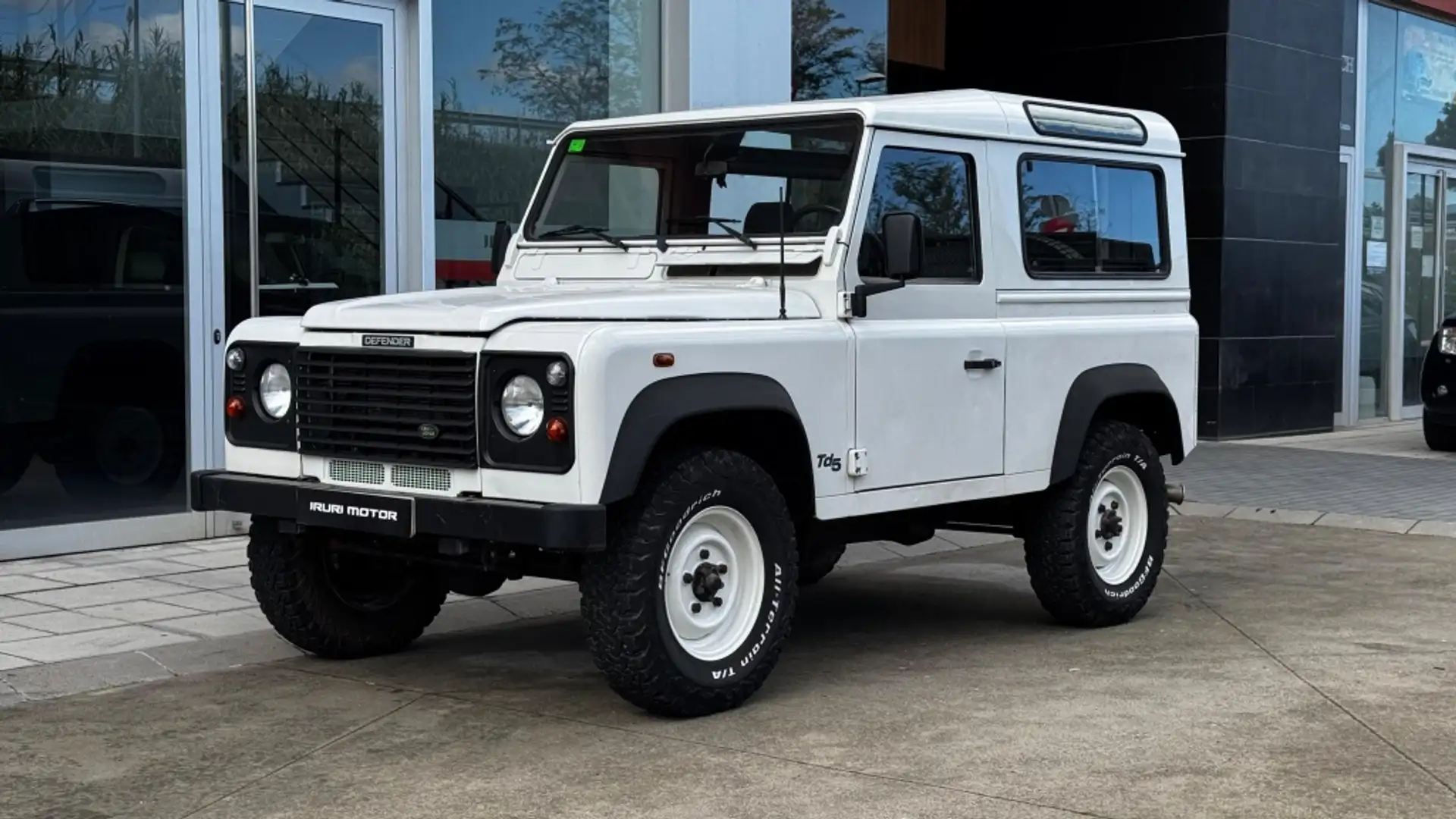 Land Rover Defender 90 2.5Td5 SW S Blanco - 2