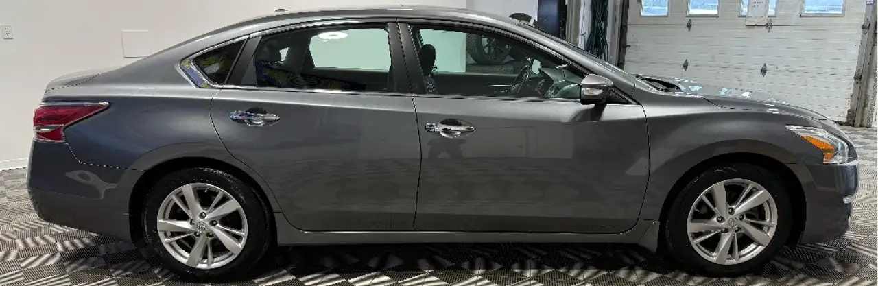 Nissan Altima снимка Nissan Altima