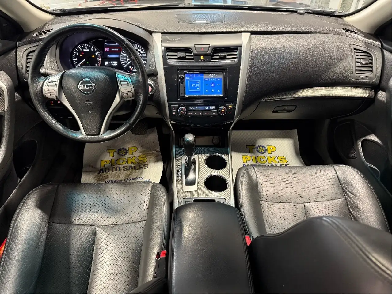 Nissan Altima снимка Nissan Altima