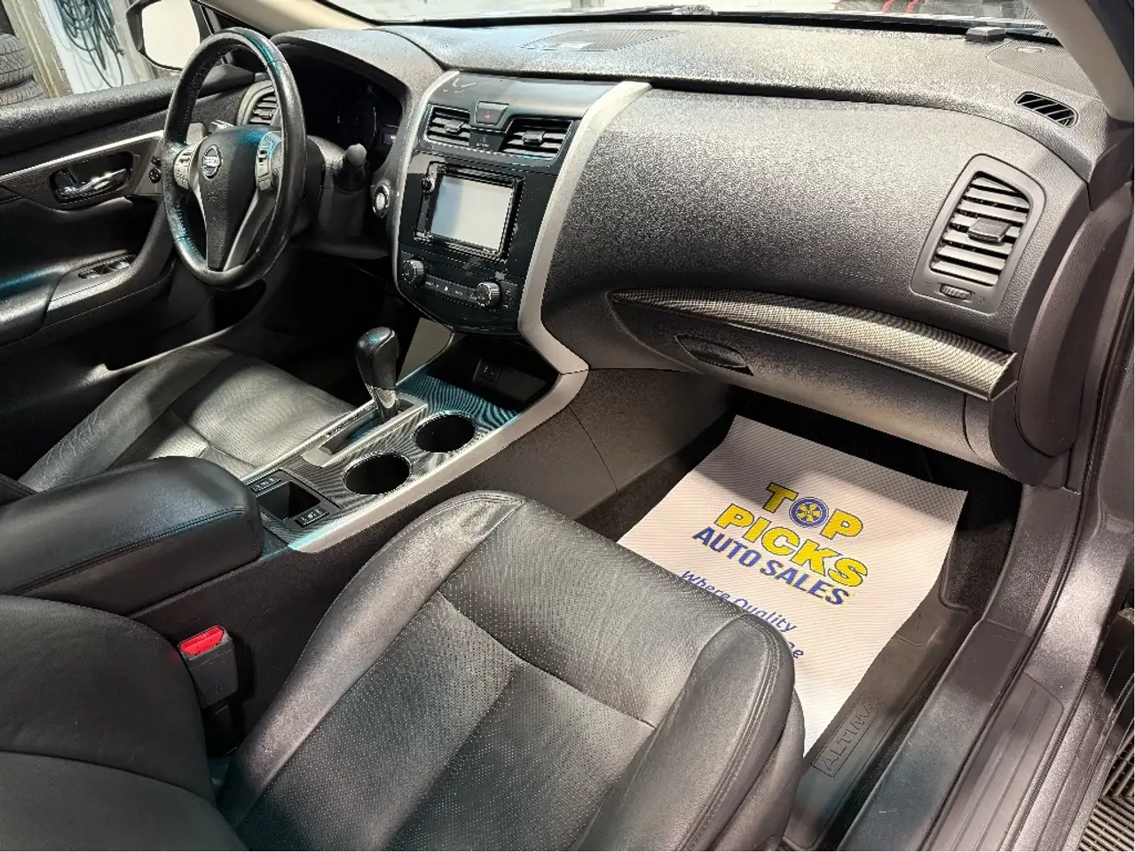 Nissan Altima снимка Nissan Altima
