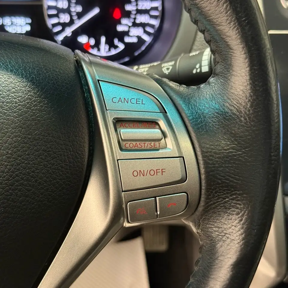 Nissan Altima снимка Nissan Altima