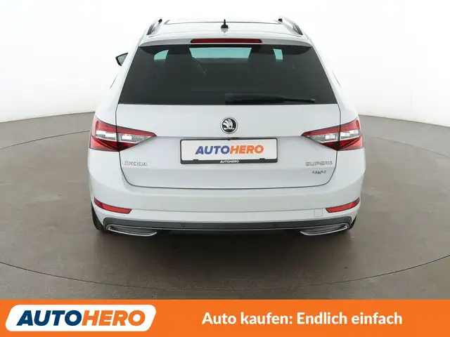 Skoda Superb view 5