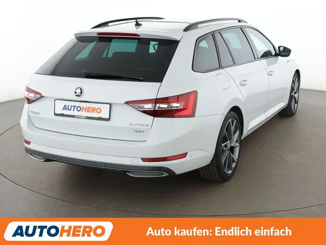 Skoda Superb view 6