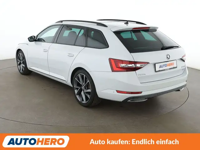 Skoda Superb view 4