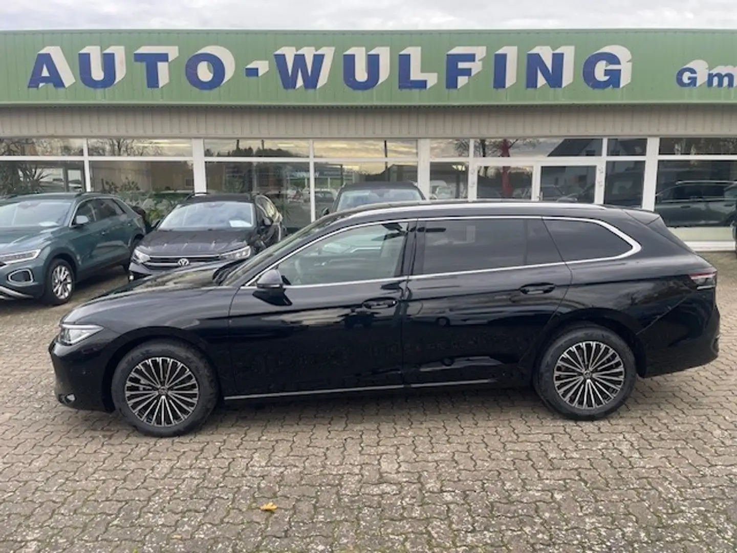 Volkswagen Passat Variant 2.0 TDI-DSG Elegance,AHK,AreaView Schwarz - 1