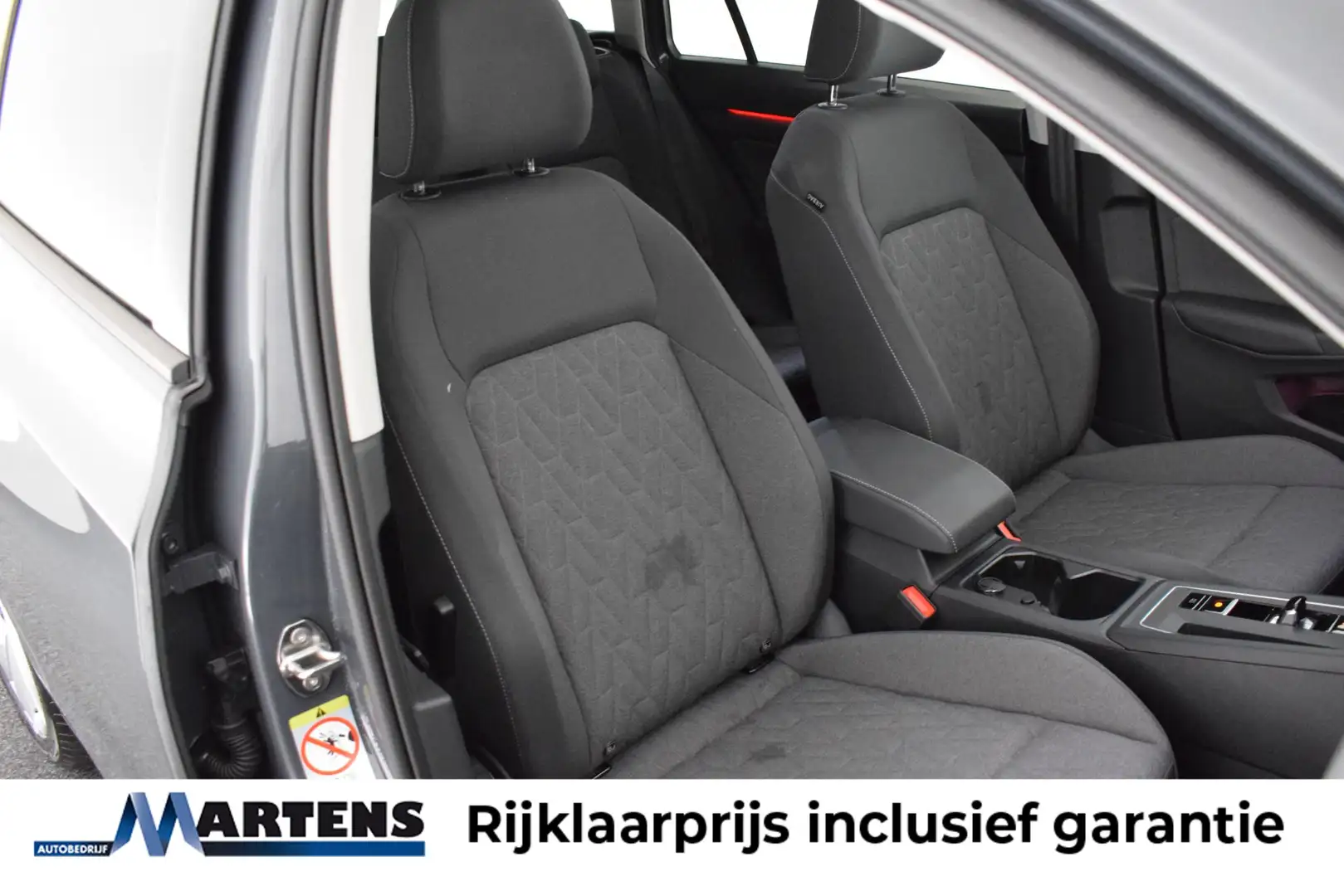 Volkswagen Golf Variant 8.5 1.5 eTSI 150pk DSG Life Edition Panoramadak Tr Grijs - 2