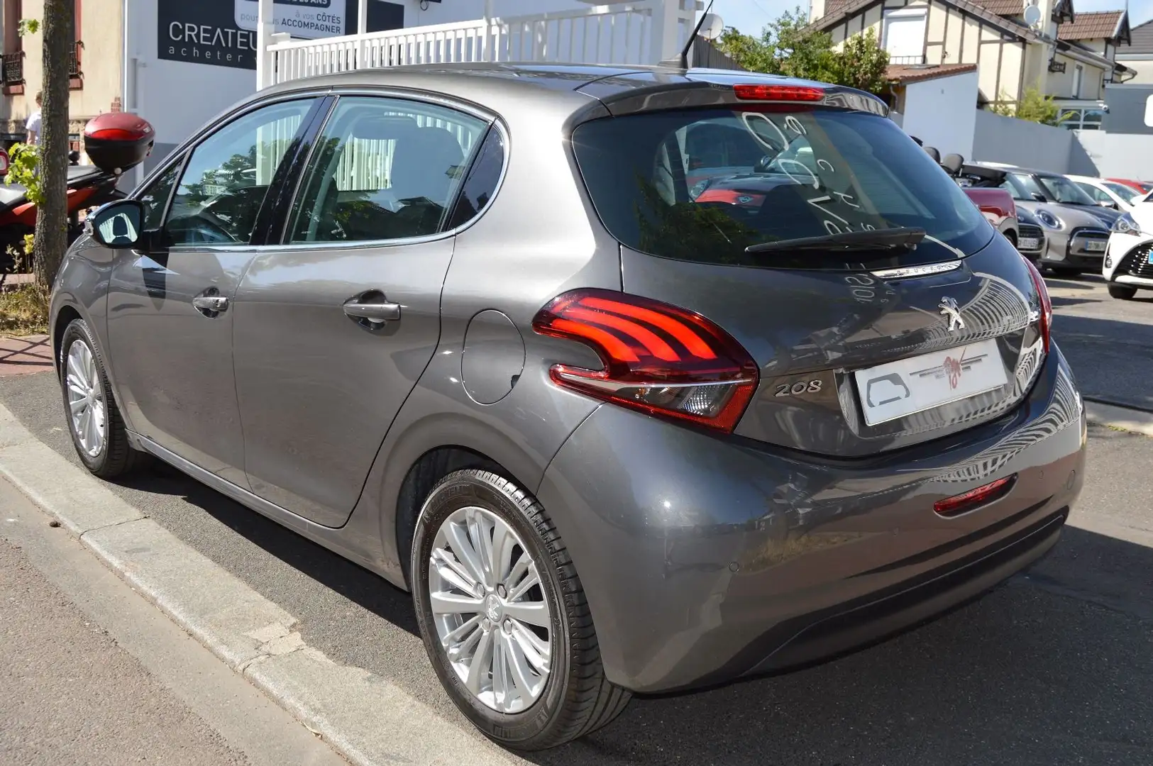 Peugeot 208 1.2   82CH ALLURE 5P Gris - 2
