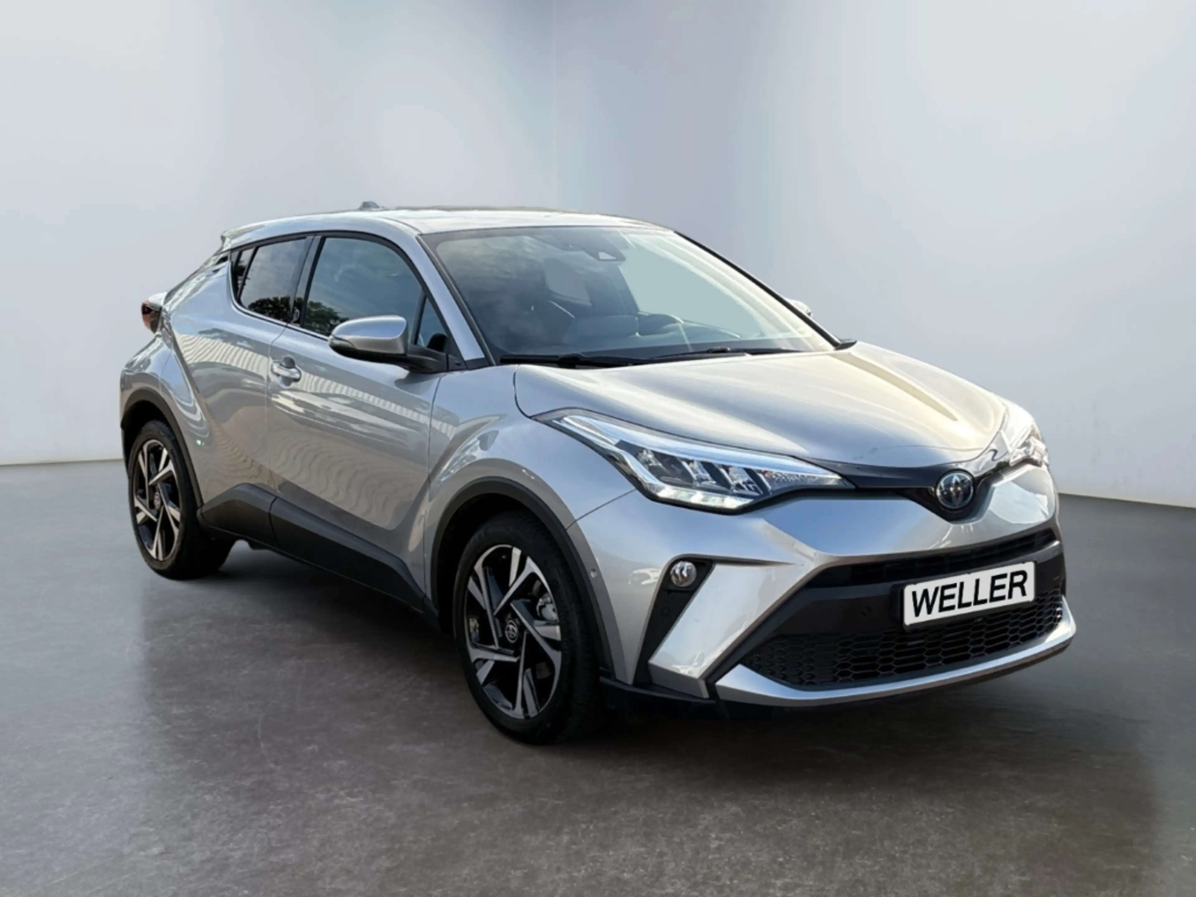 Toyota C-HR Hybrid Team D — photo 3
