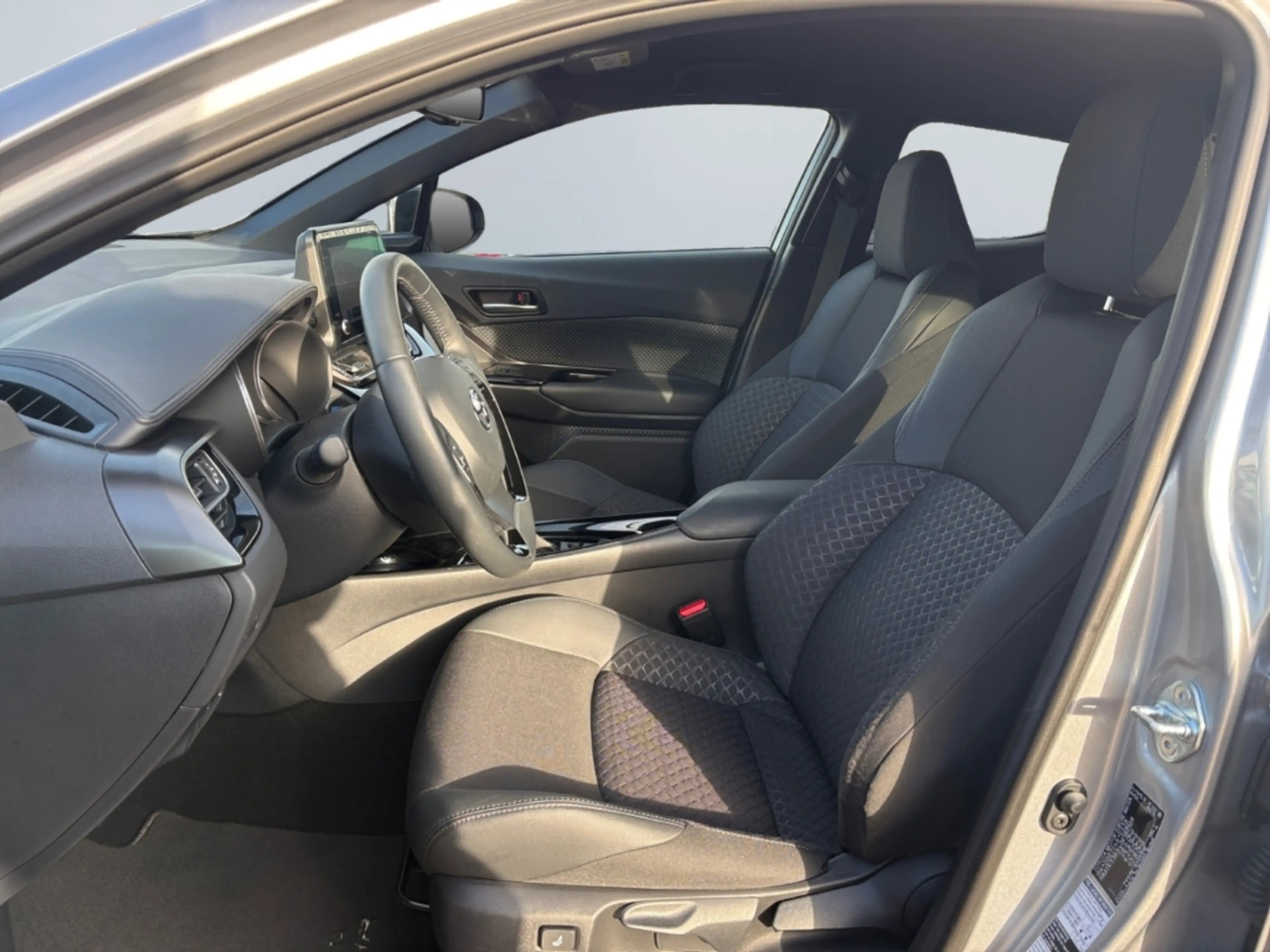 Toyota C-HR Hybrid Team D — photo 9