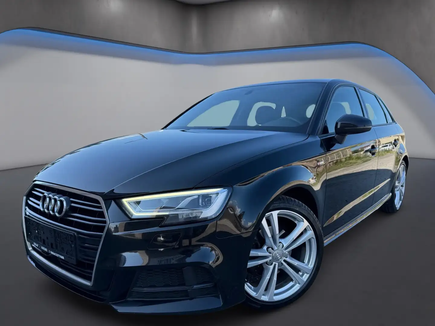 Audi A3 30 TDI S Line *MatrixLed*Standhz* Noir - 1