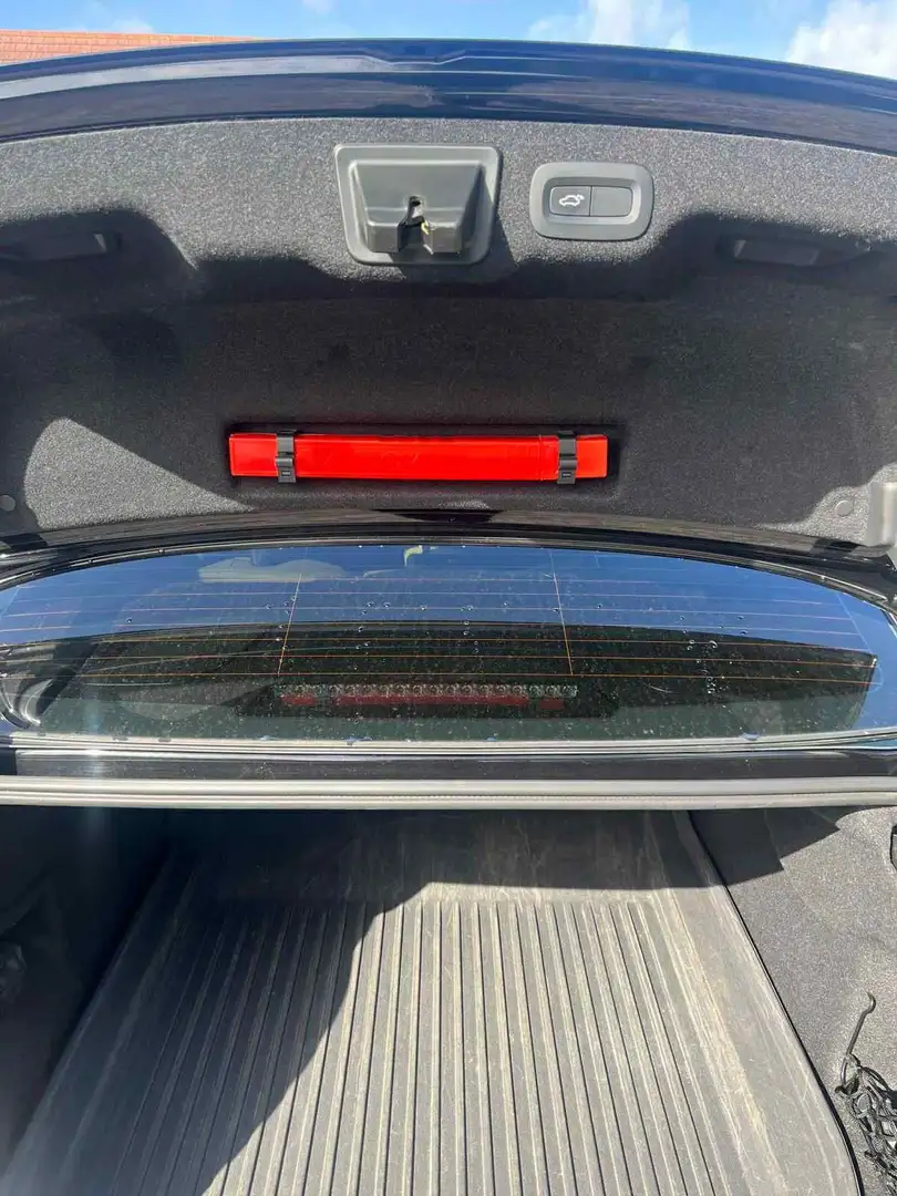 Volvo S90 S90 D3 Momentum Zwart - 2