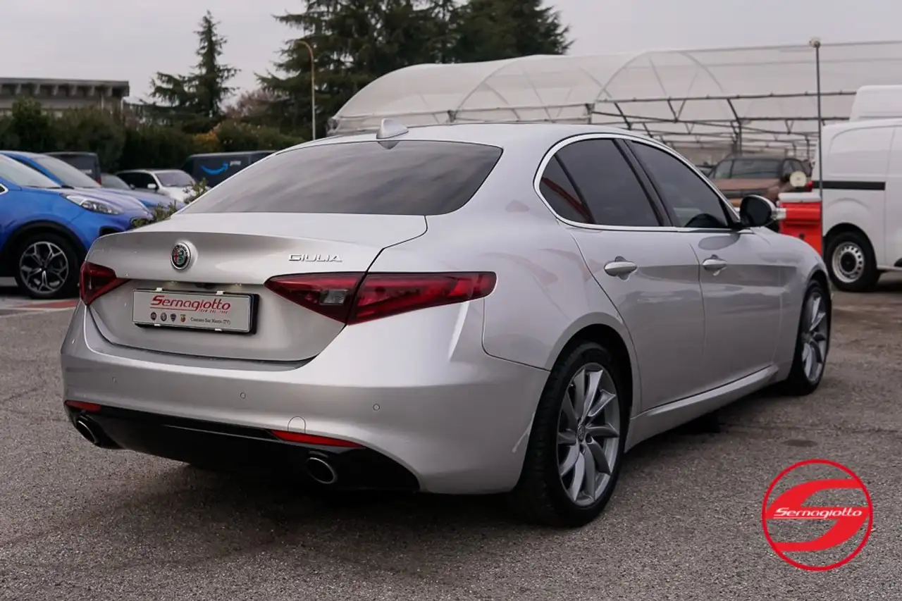 Alfa Romeo Giulia 2021