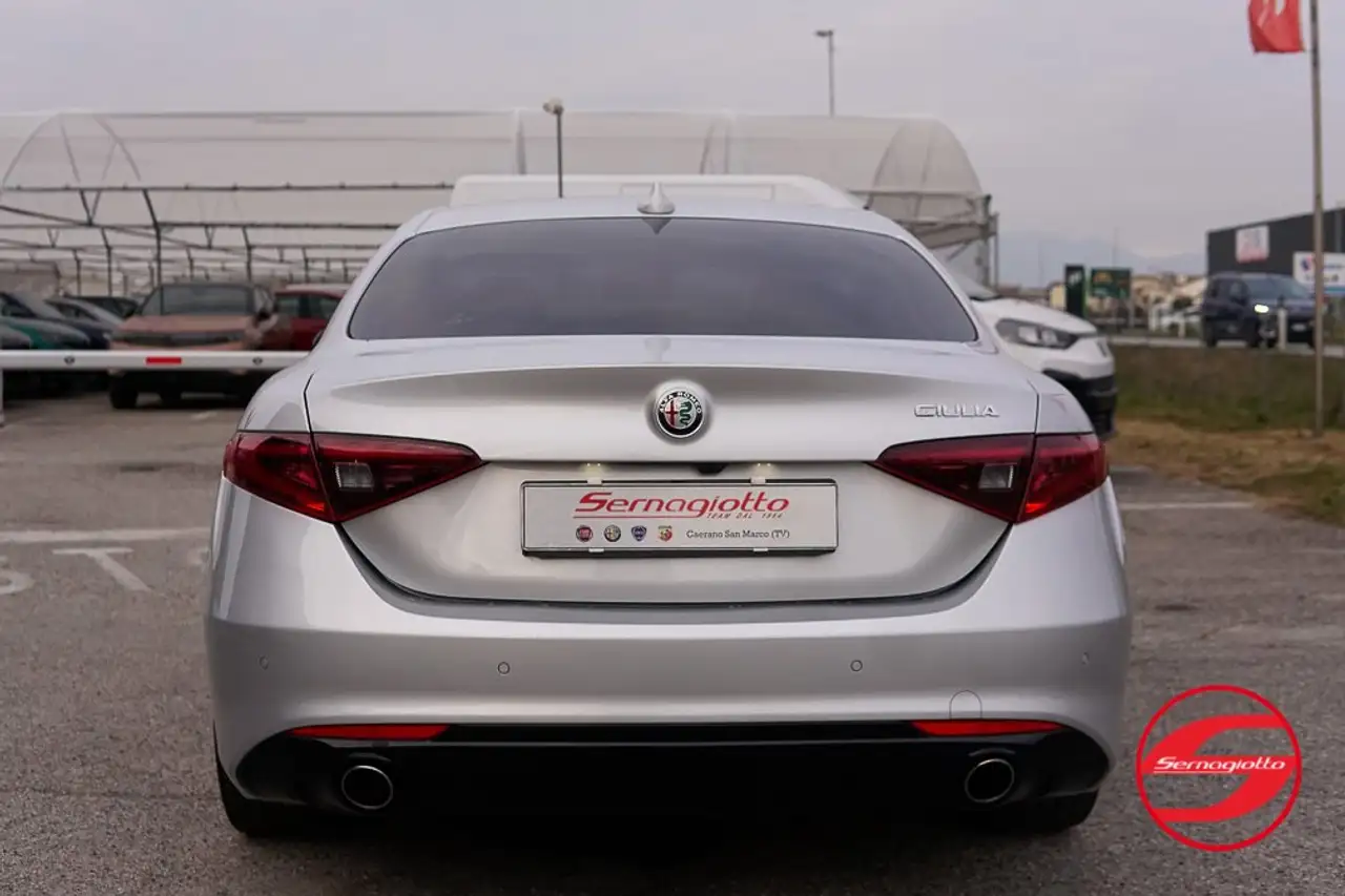 Alfa Romeo Giulia 2021