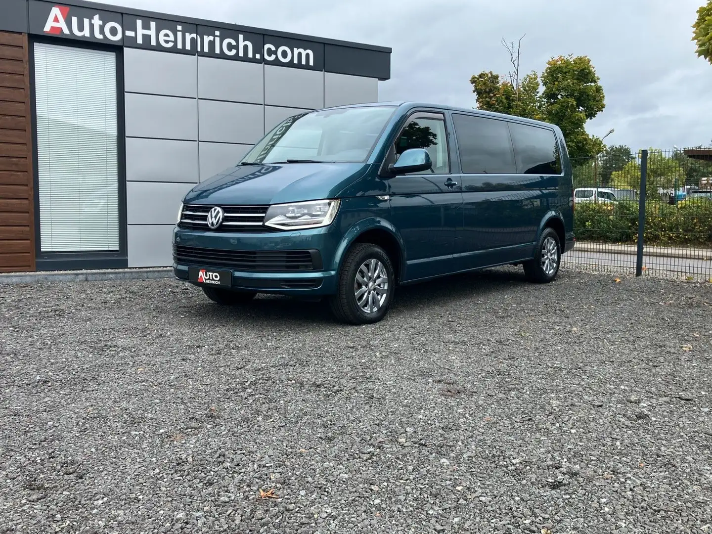 Volkswagen T6 Caravelle LR,DSG,LED,Standh,Rückfahr,1.Hand Grün - 2