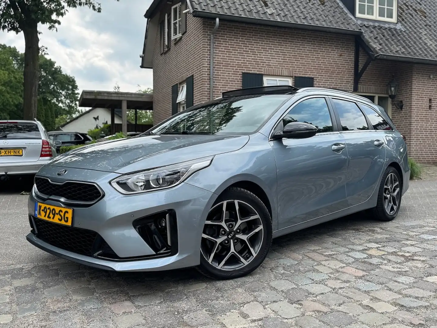 Kia Ceed / cee'd Wagon 1.5 T-GDi GT-Line Edition 1/2leer,panodak,tr Grau - 1