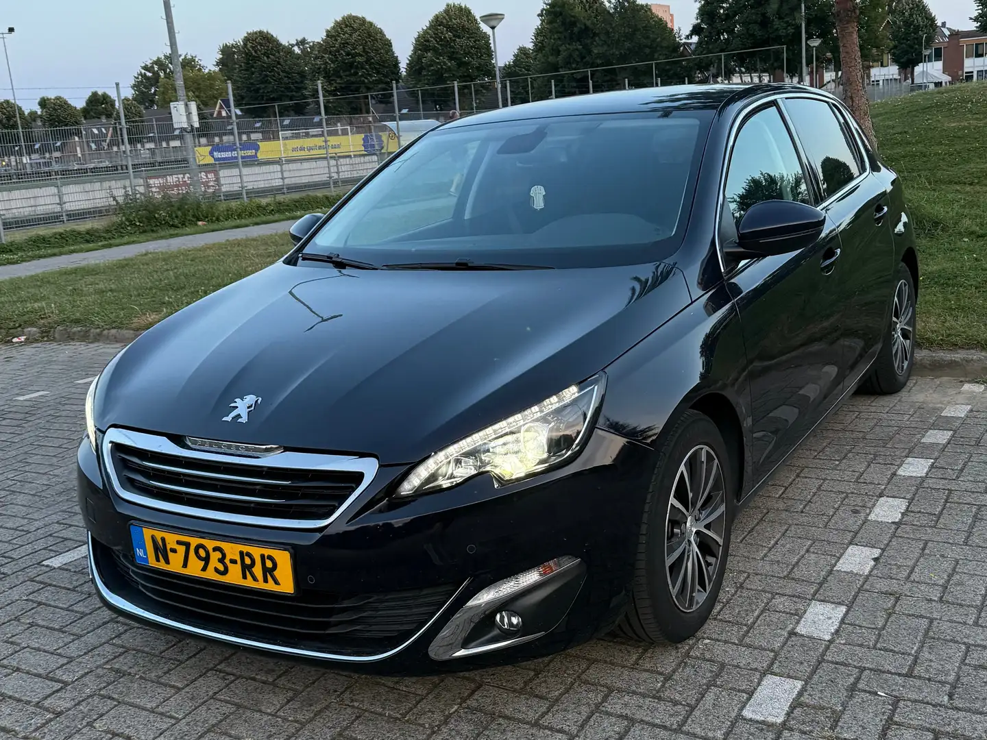 Peugeot 308 308 1.2 PureTech Allure Blauw - 1