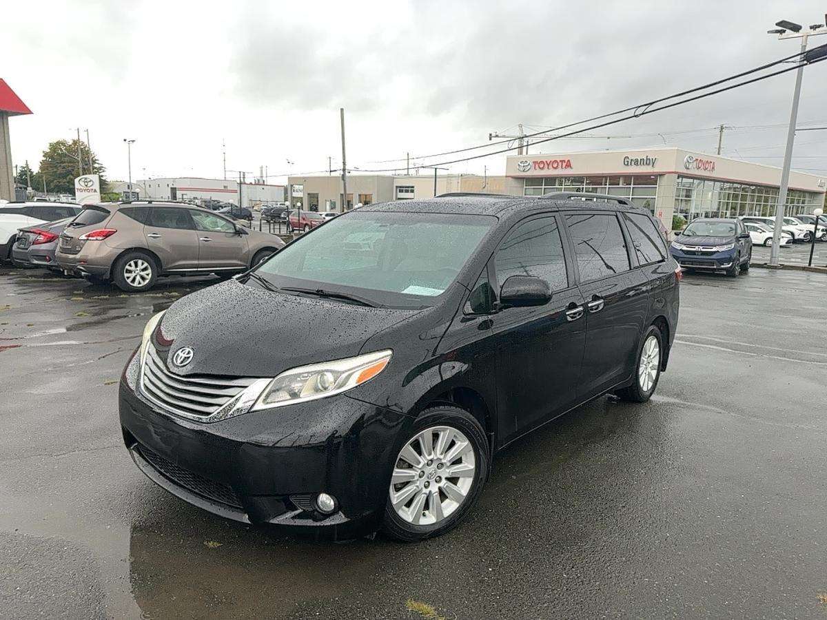 2015 Toyota Sienna XLE 7 places 5 portes TI AC CUIR TOIT MAGS