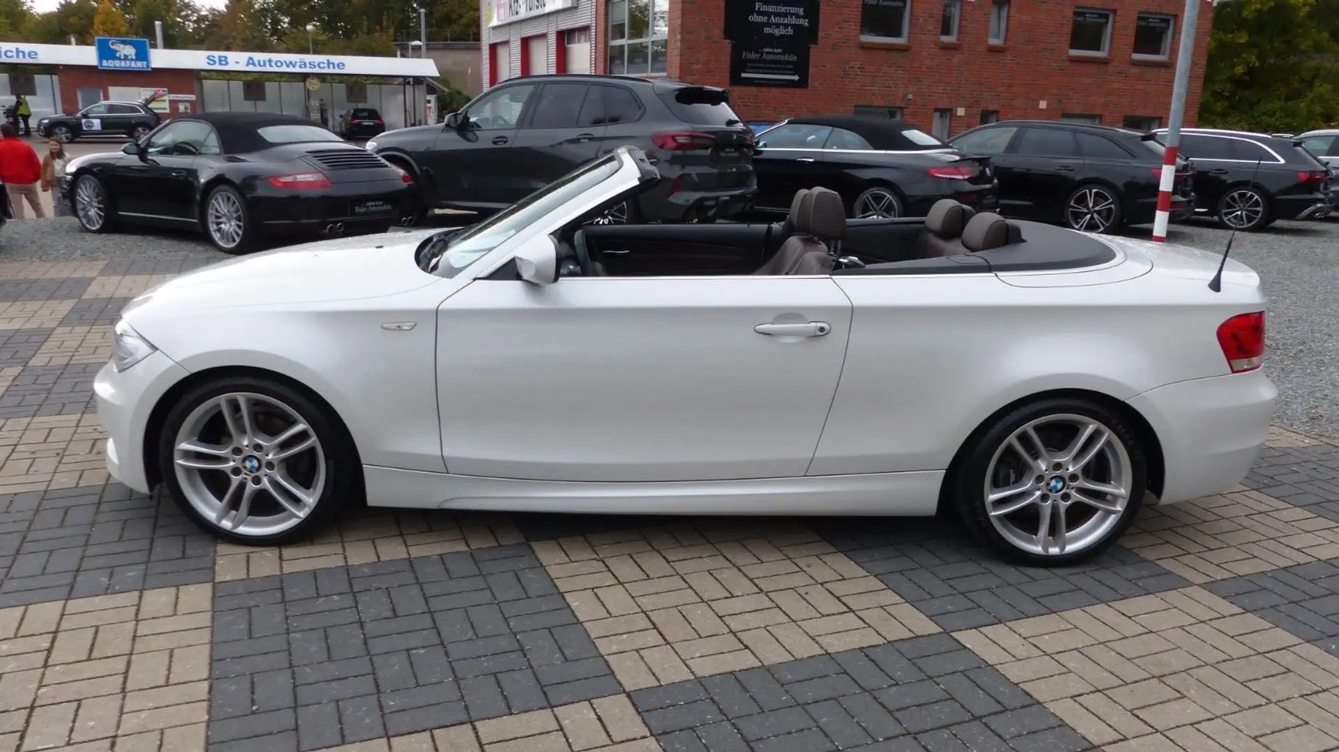 BMW 118 d Limit.Ed. Lifestyle Autom. Navi Weiß - 2
