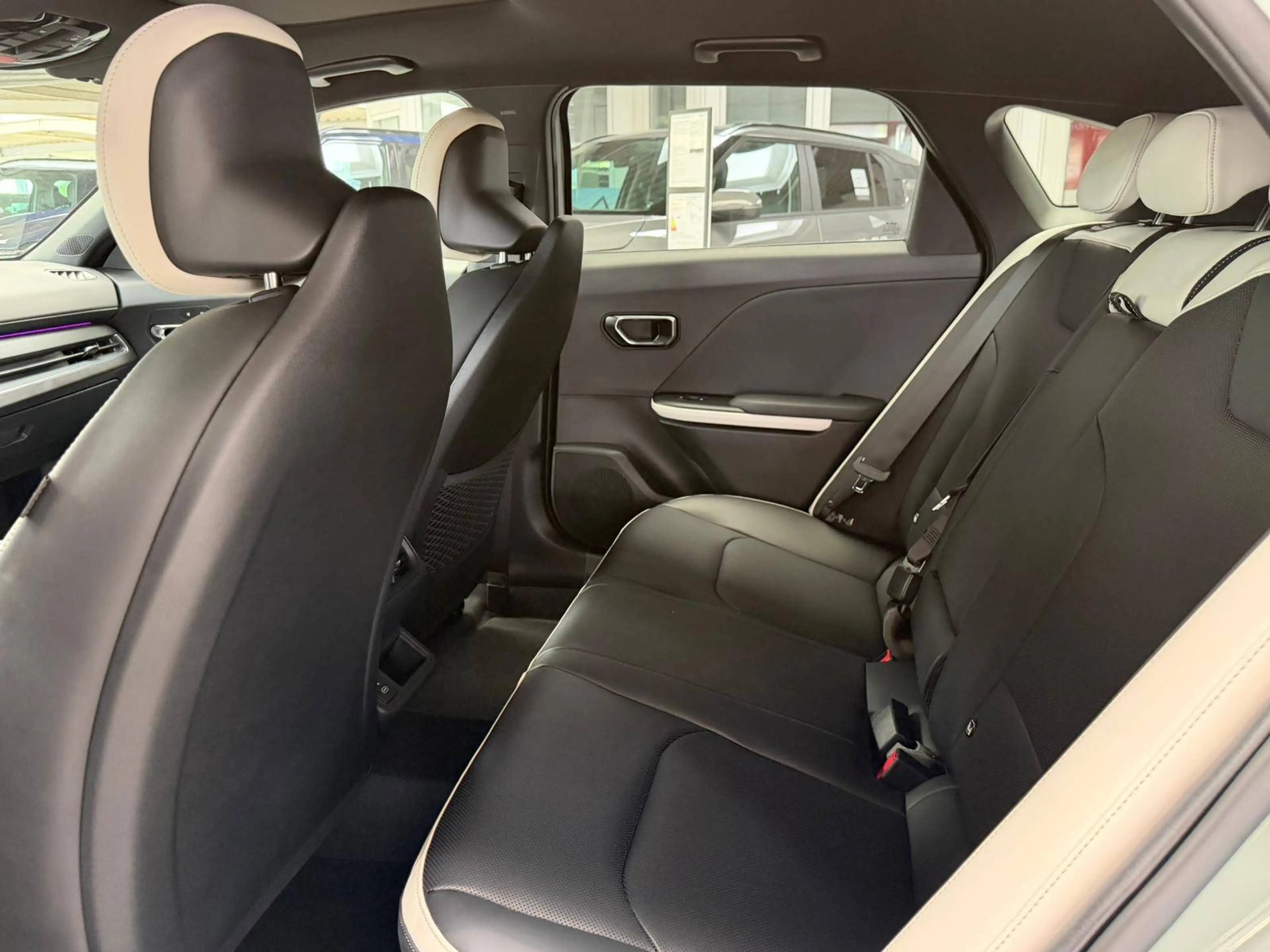 Kia K4 1.6 Turbo Benzin DCT7 I GT-Line I Glasdach I HarmanKardon I 360° I Navi I SHZ I LHZ I — photo 11