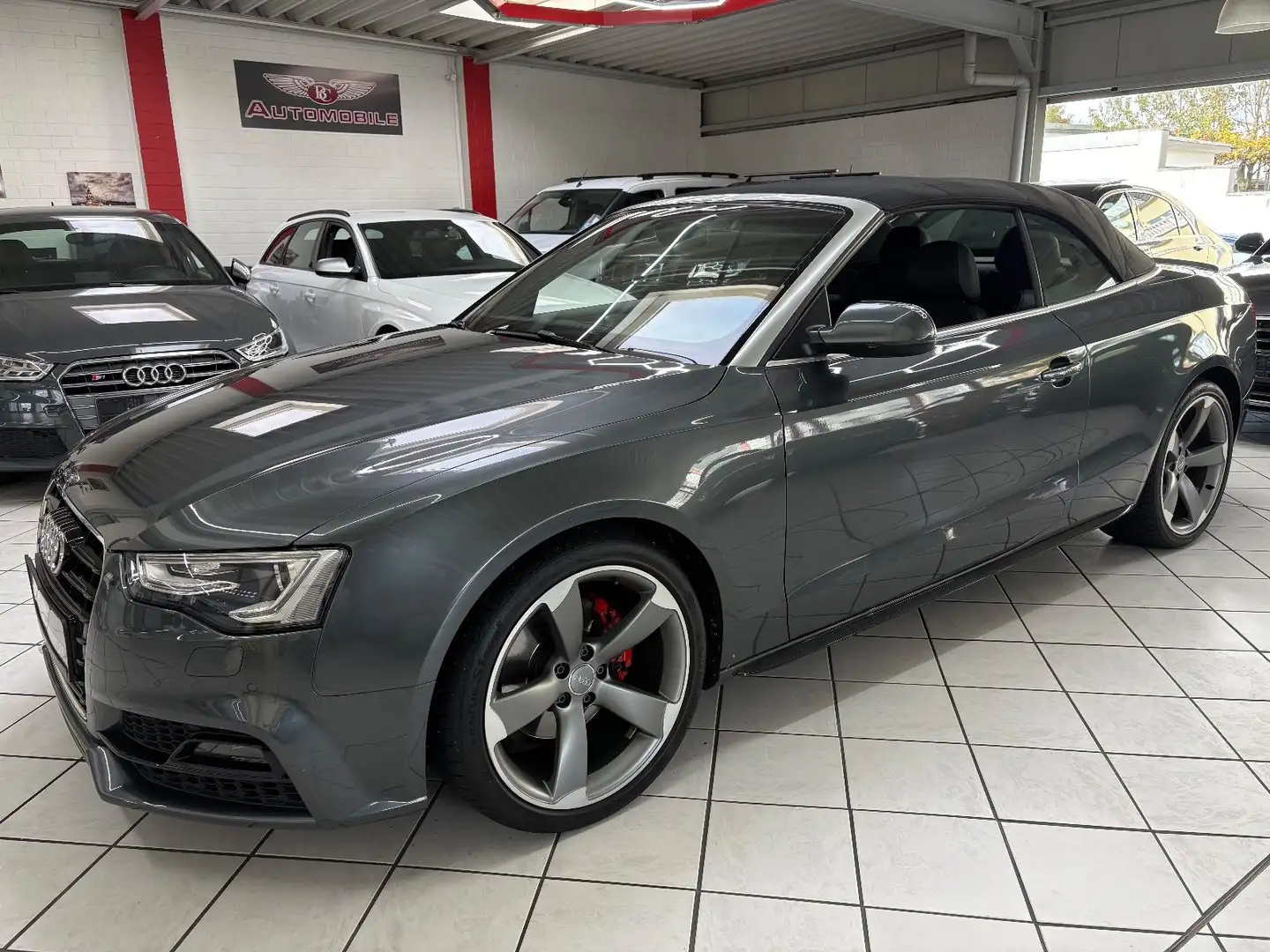 Audi A5 Cabriolet 2.0 TDI S line Sport / Plus Grau - 2
