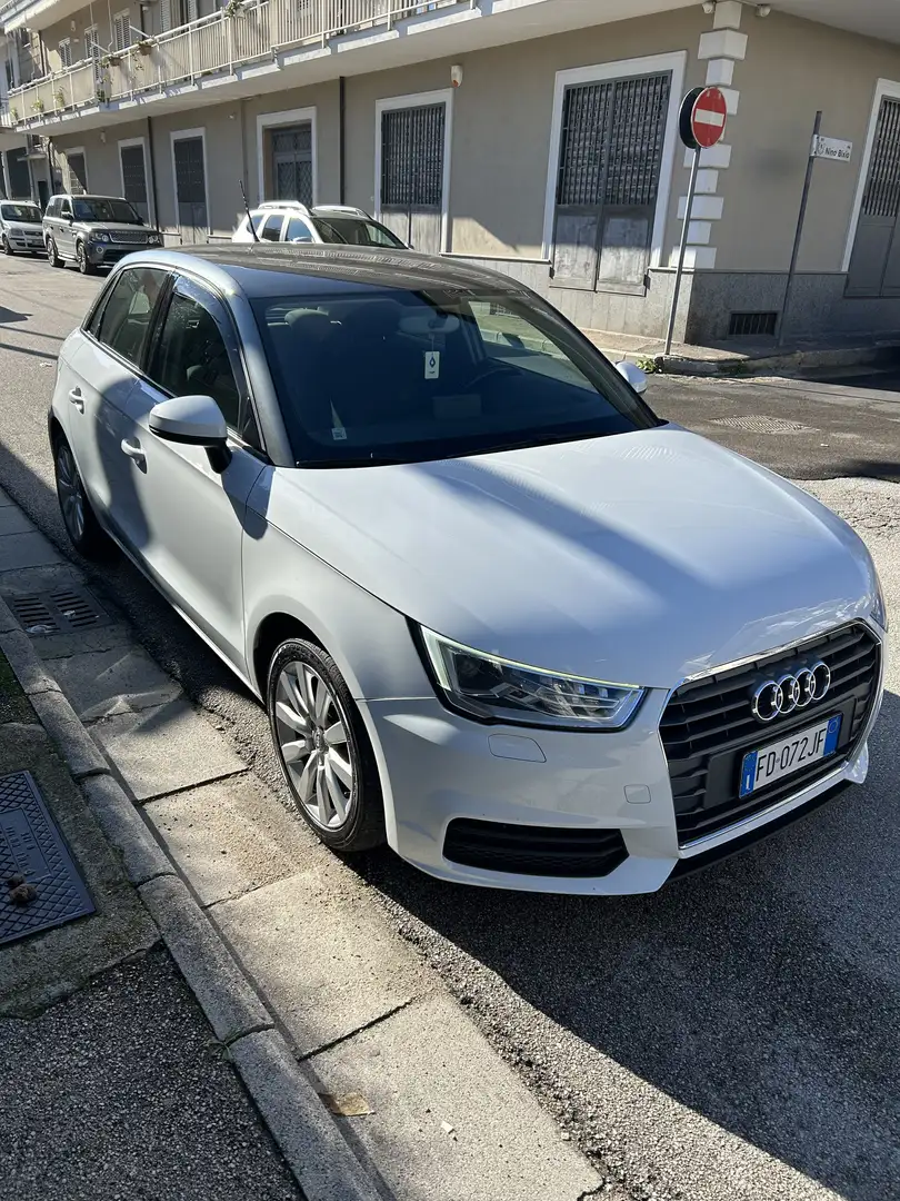 Audi A1 Sportback 1.6 tdi Sport s-tronic - 1