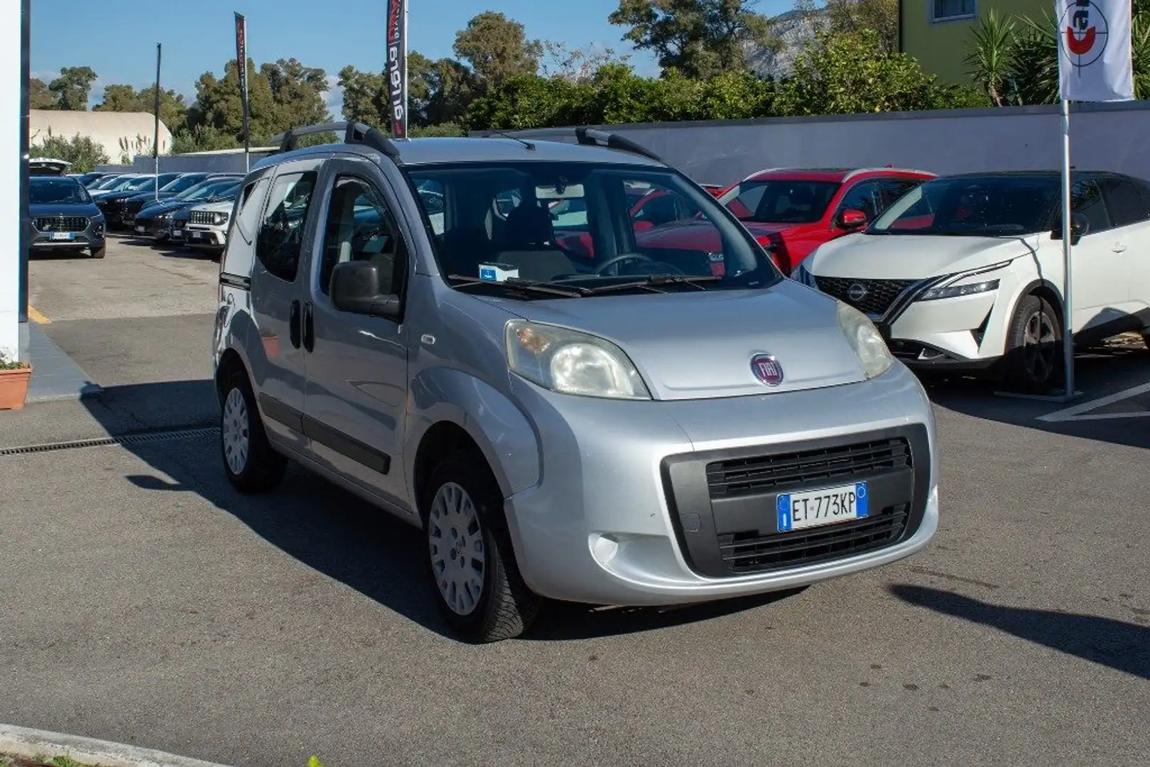 Fiat Qubo 1.4 8V 77 CV Dynamic Natural Power Grau - 1