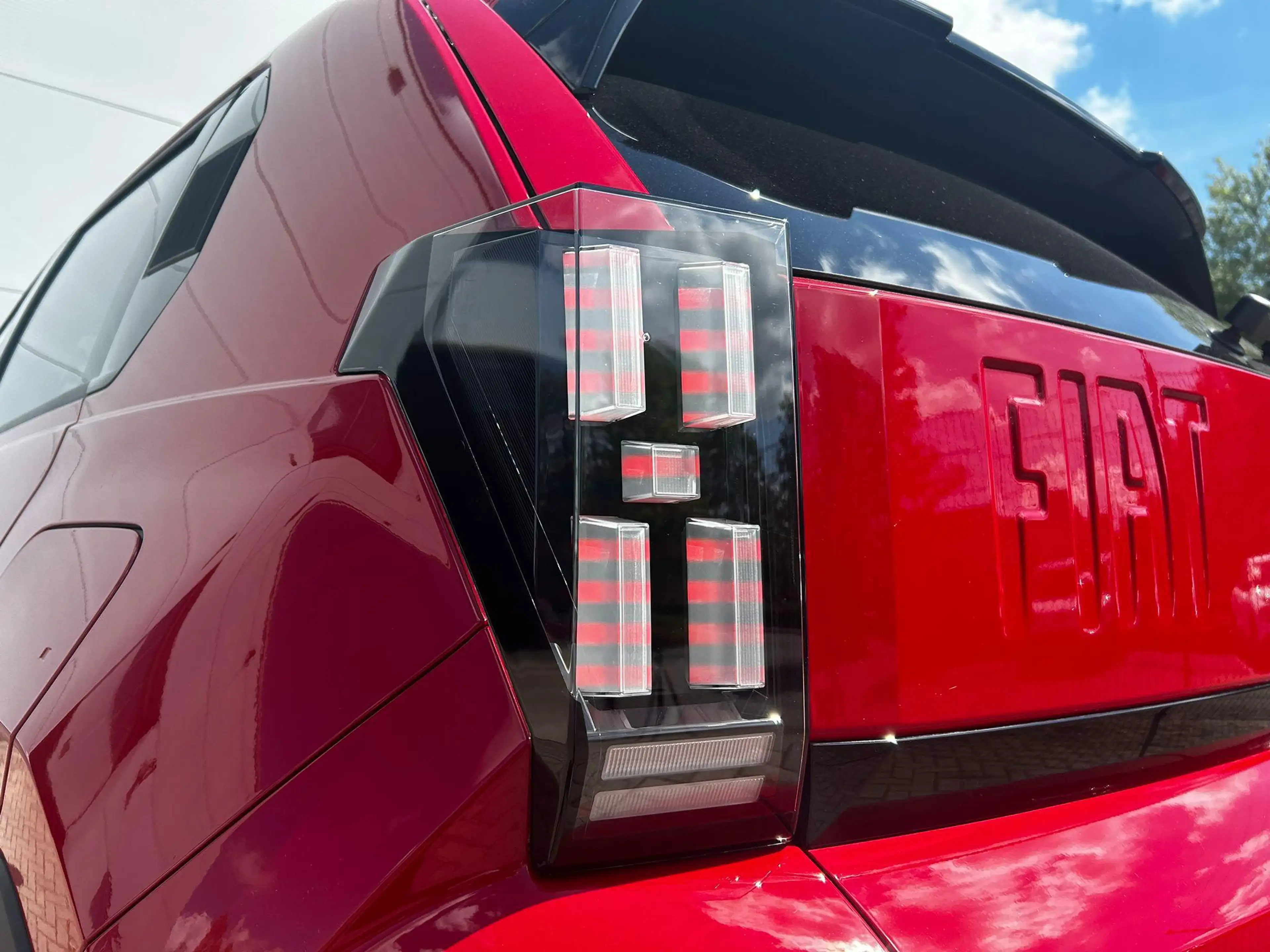 Fiat Grande Panda Hybrid 100 pk Automaat Icon | Style Pack | Pixel L — photo 11