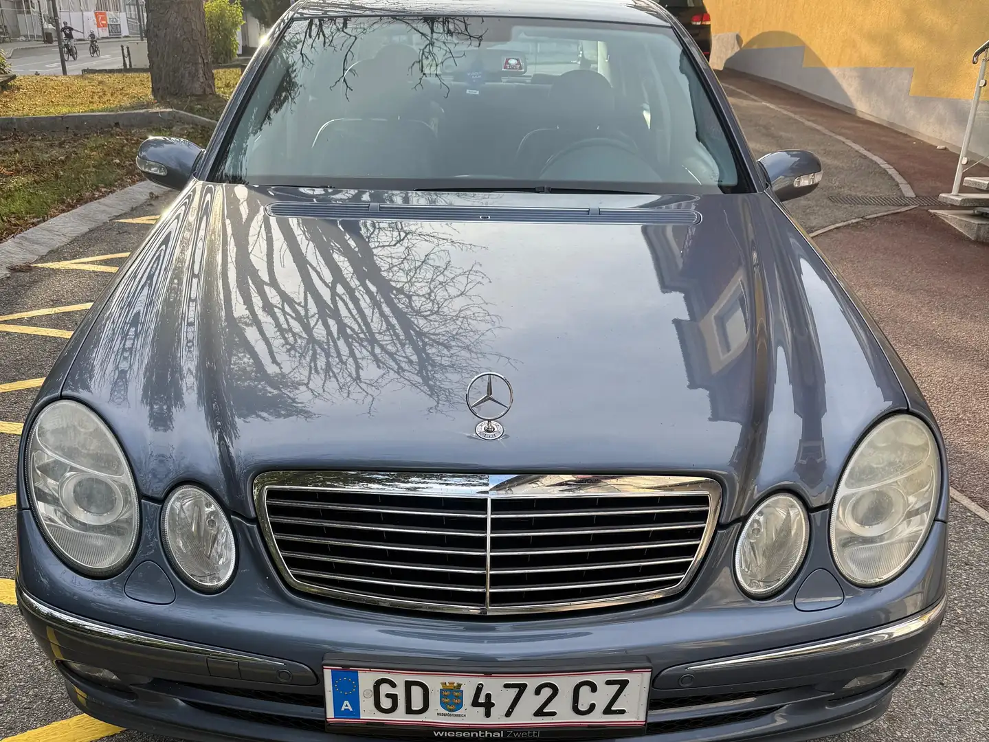 Mercedes-Benz 240 Avantgarde Blau - 1