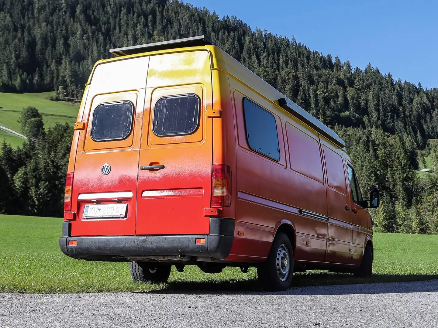 Volkswagen LT LT 35 HR-Kombi 3-3-3 LR TDI Orange - 2