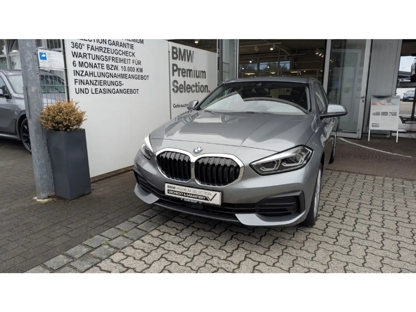 BMW 118 i 5t Navi Komf-Zug. adLED FLA 17'' PDC FLA DLS Tem Grau - 2
