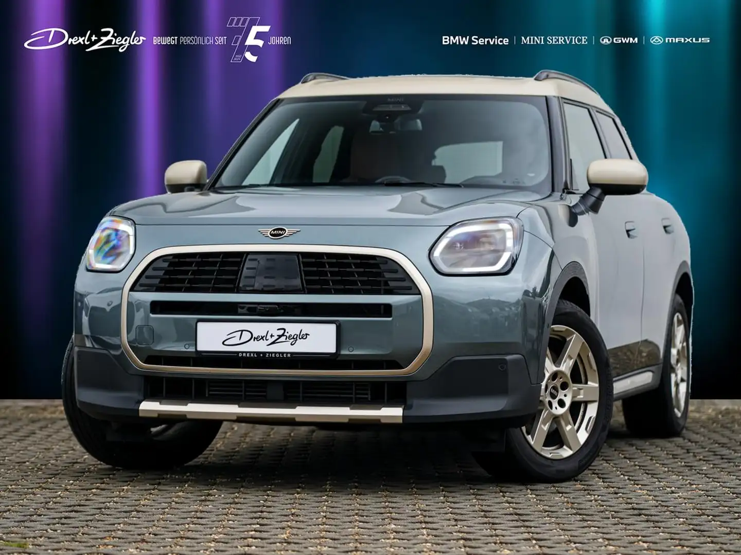 MINI Cooper Countryman Countryman C Favoured-T Paket XL AHK PanoDach Grün - 1